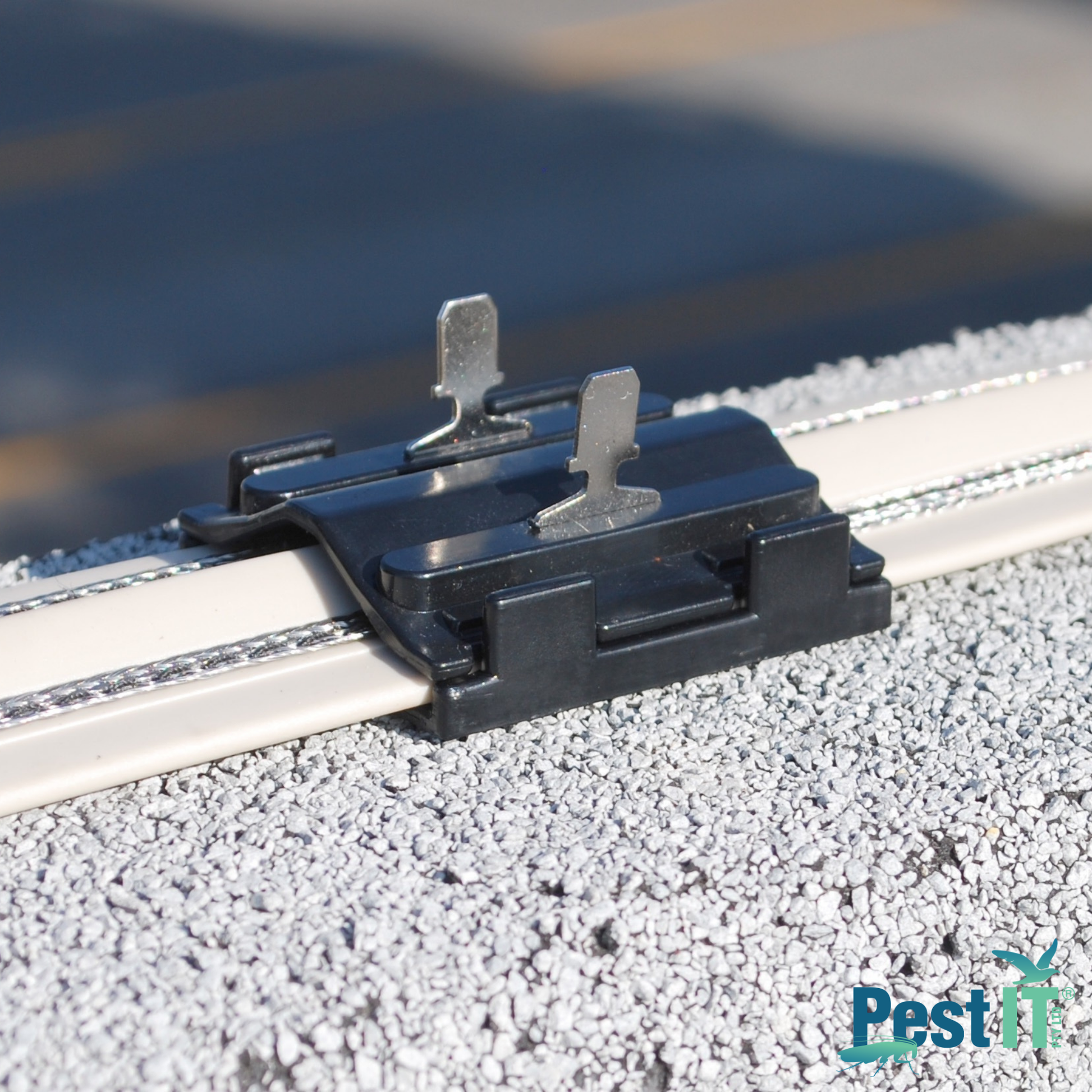 Avepro Shock Track Quick Staight Connector In Use On Shingle 2